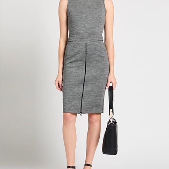 MaxMara Elegant Gray Sleeveless Midi Dress - Picture 3 of 11